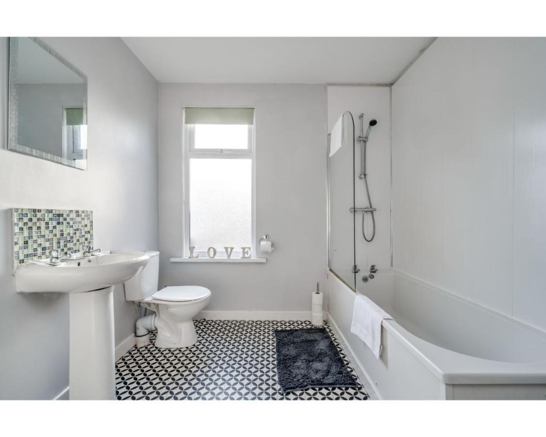Central Belfast Apartments Ravenhill Экстерьер фото